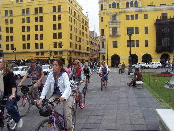 KLM crew - Lima city bike tour - perucycling.com